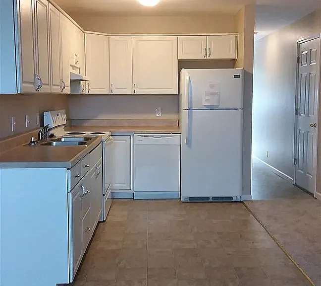 1011 W Poplar St #20 — Photo 4