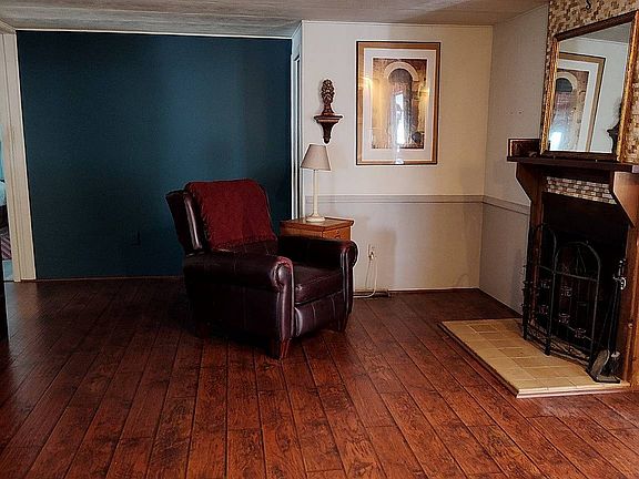 3rd image of 108 Willow Way