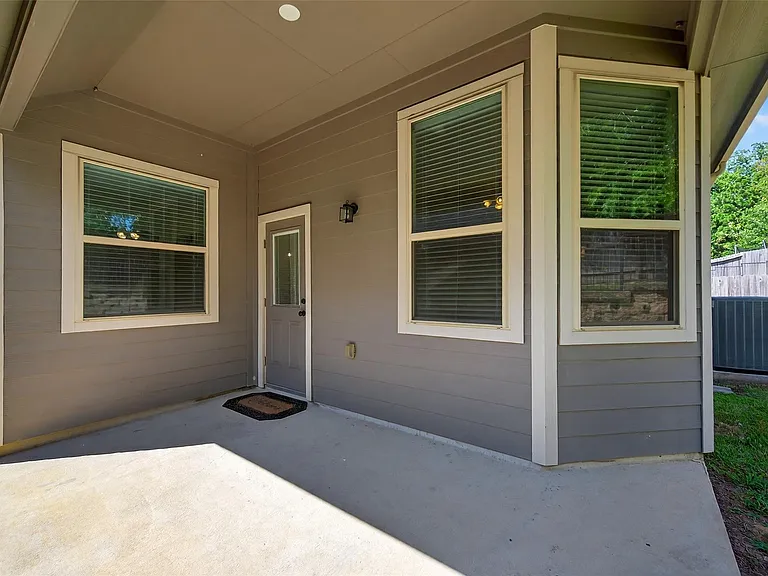 146 Kinnerly Peak Pl — Photo 33