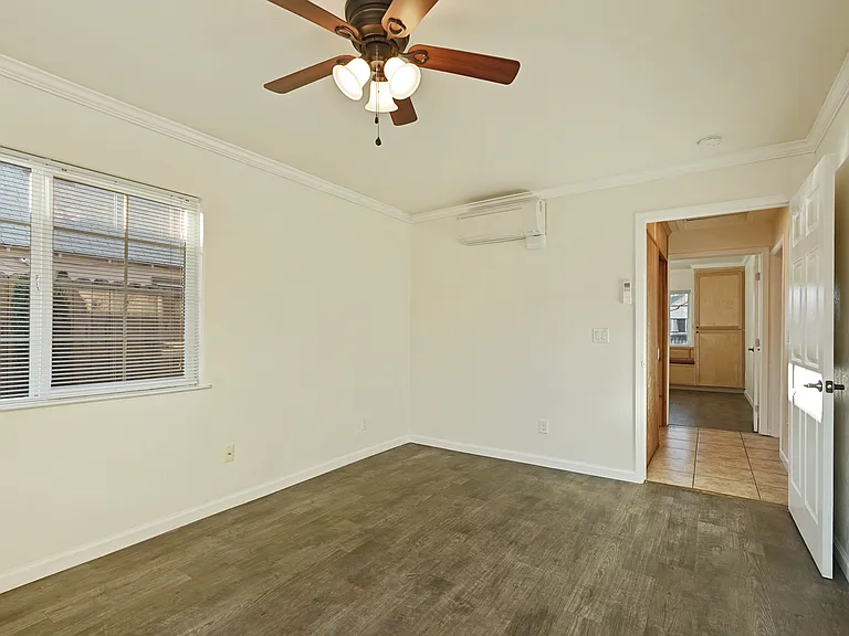 324 Flora St — Photo 17