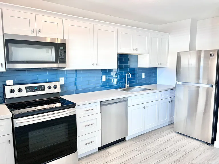 70 E Mitchell Dr #202 — Photo 7