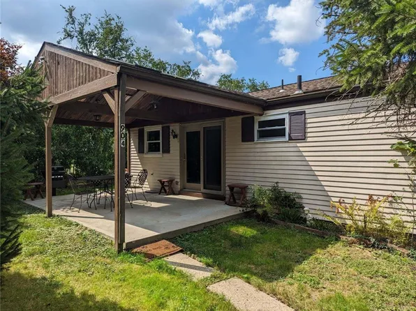 904 Gill Hall Rd, Clairton, PA 15025