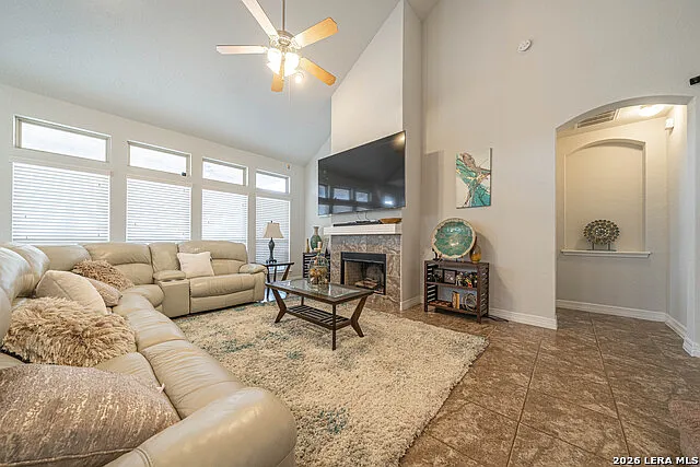 8923 Monument Parke — Photo 13