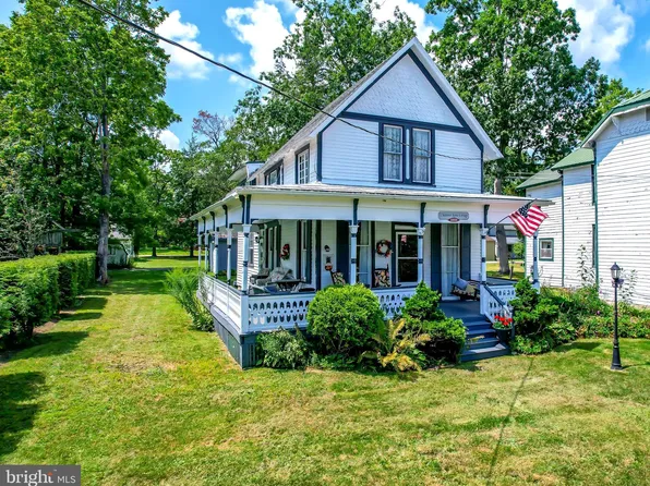 104 G St, Oakland, MD 21550