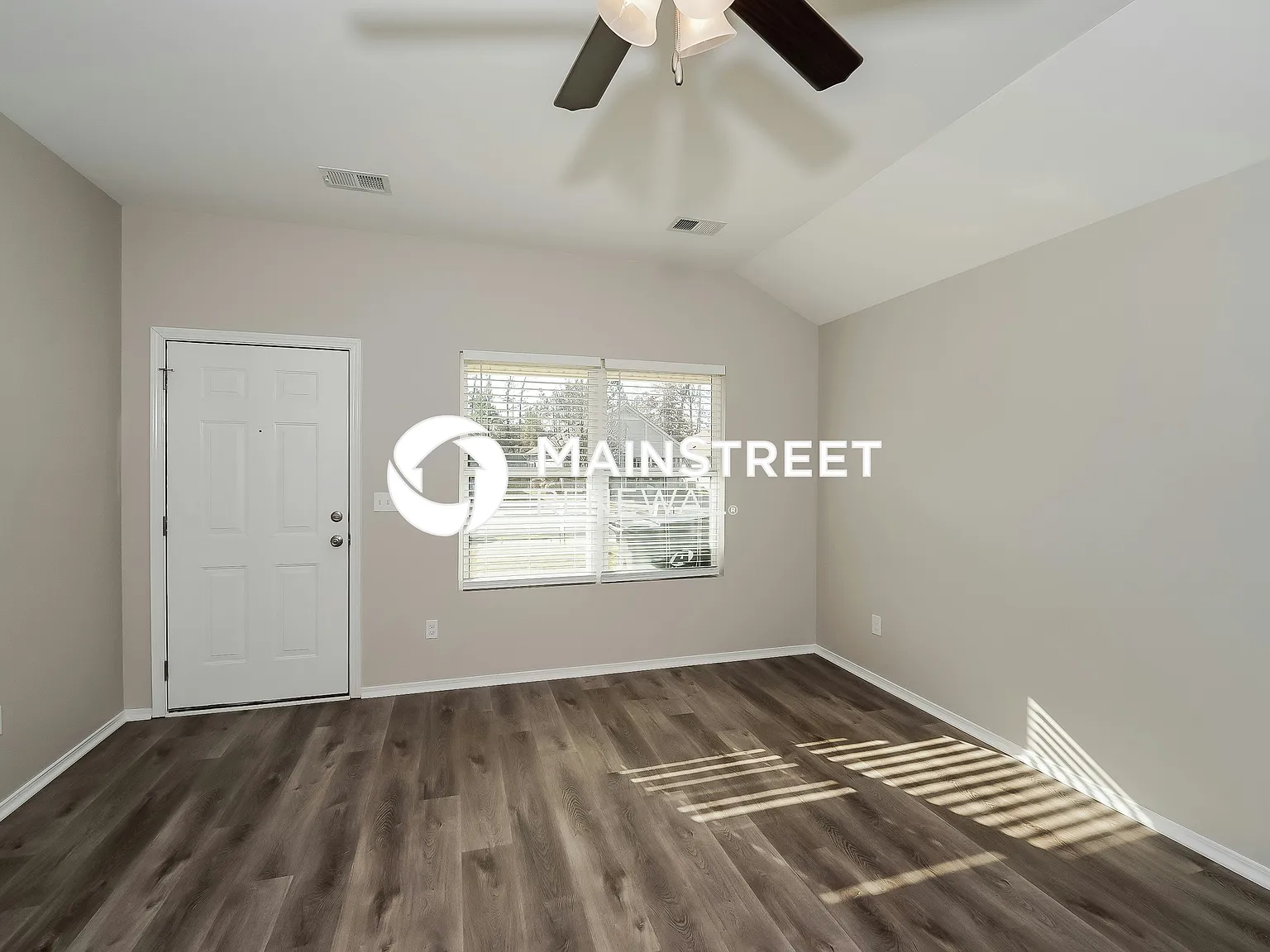 545 Fox Run Circle — Photo 4