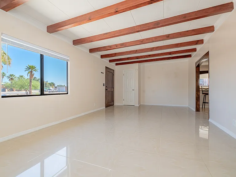 2532 E Crosby Vis — Photo 6
