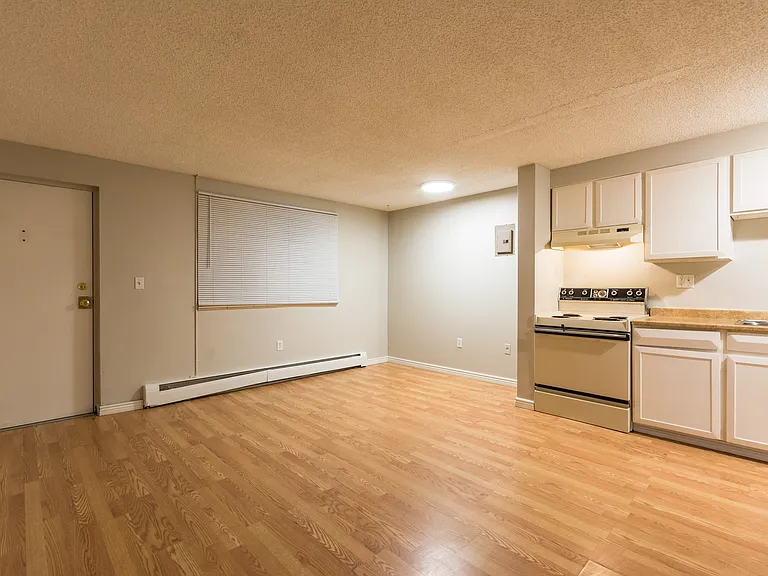 236 S Logan St — Photo 20