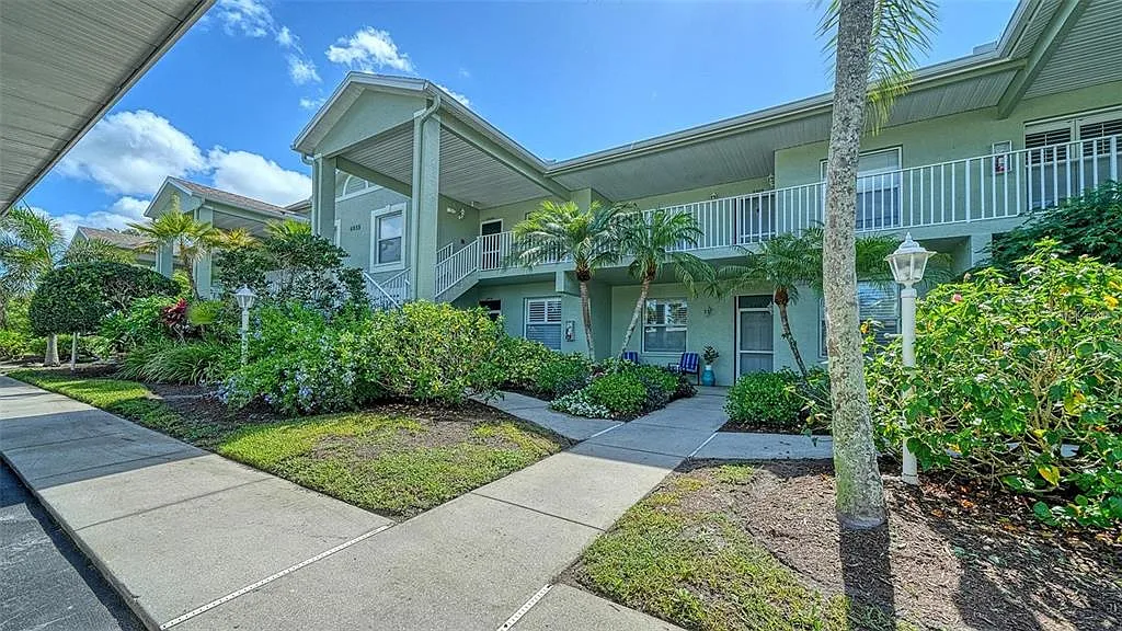 2 bed, 2.0 bath, 1310 sqft, $6,000 — Photo 1