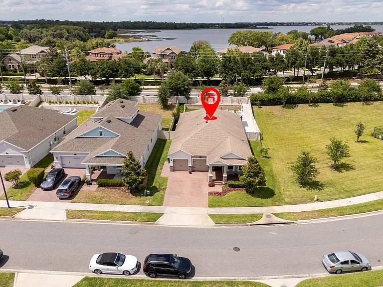 16827 Sanctuary Dr — Photo 2