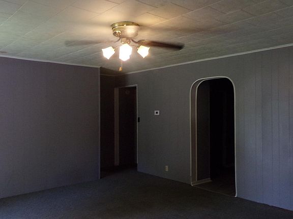 4th image of 708 W Poplar St