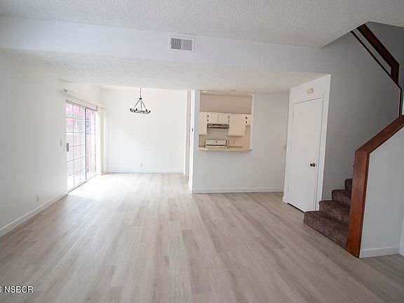 4th image of 2460 Village Grn