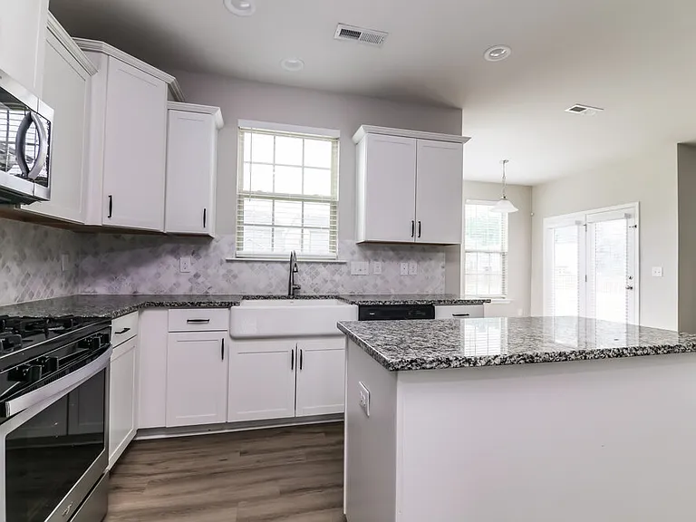 504 Willow Breeze Ct — Photo 8
