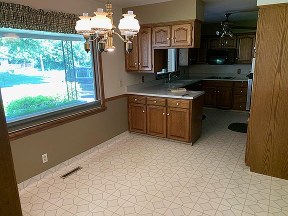4th image of 940 N 42nd St