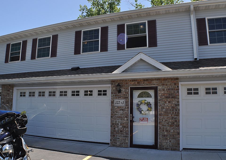 1st image of 322 Kettle Moraine Dr N APT 3