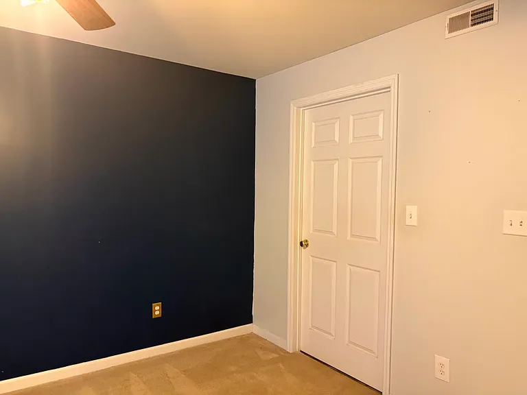 9201 Spring Creek Ln — Photo 7