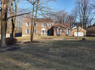 22 White Oak Dr, Fleetwood, PA 19522