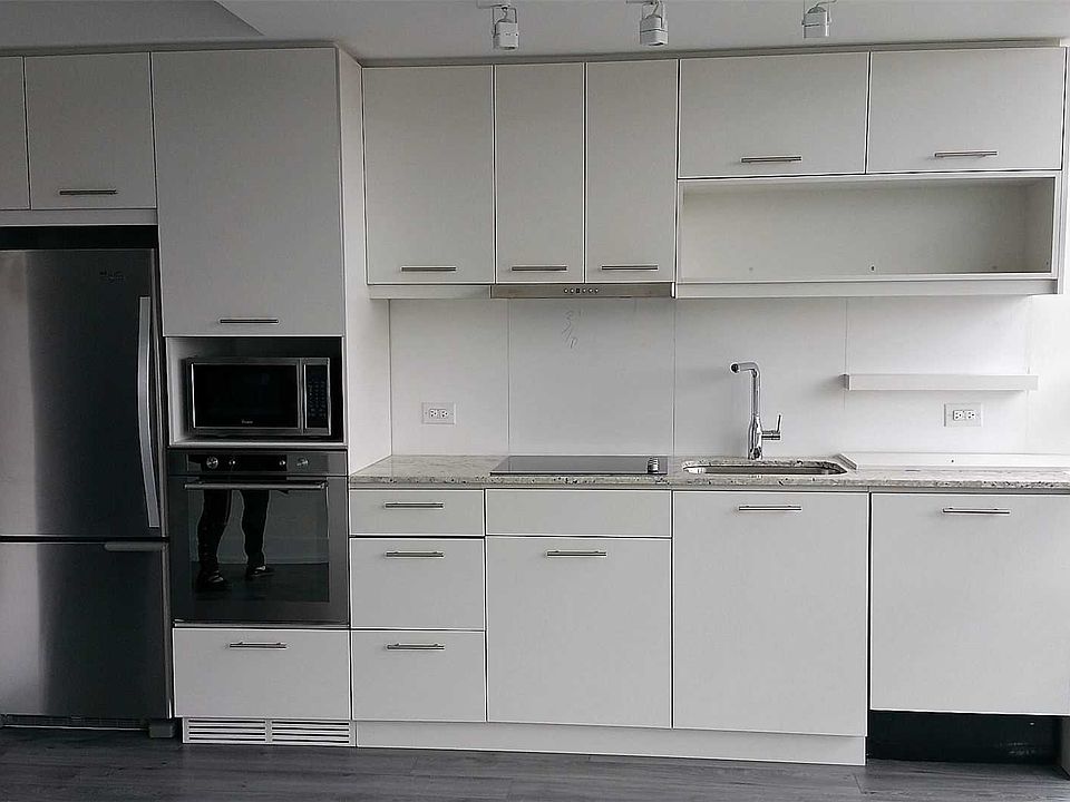 2nd image of 170 Chiltern Hill Rd #705