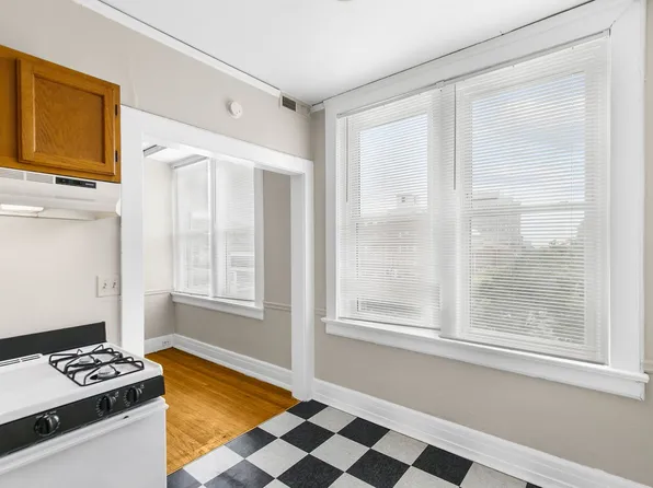 Charleston Court, 2155 11th Ct S #11, Birmingham, AL 35205