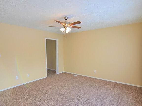 4th image of 3919 Marietta Ct