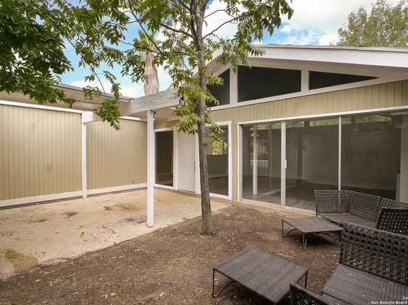 5127 ROUND TABLE, San Antonio, TX 78218