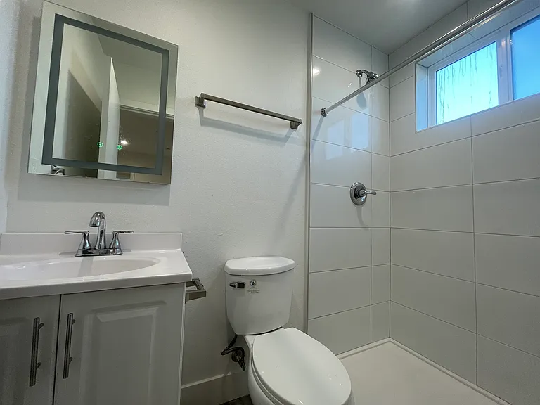 1532 W 37th St #1530 — Photo 24