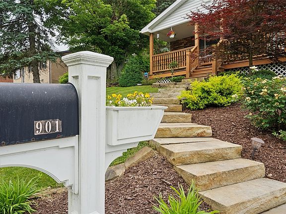 2nd image of 901 Iris Dr