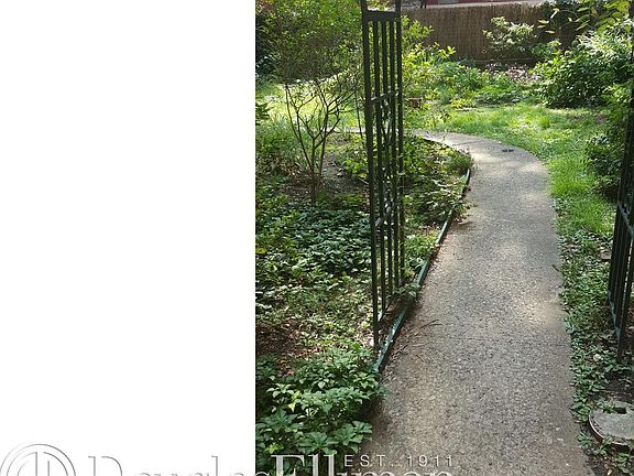 5th image of 50 E 8th St APT 5P