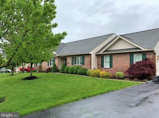 105 Martin Ln, Douglassville, PA 19518