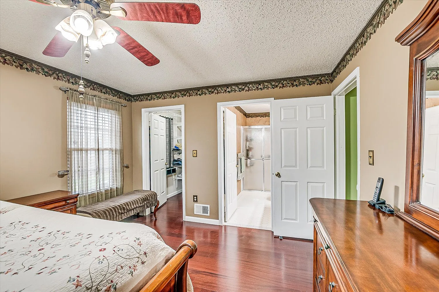 2 bed, 1400 sqft, $2,550 — Photo 1