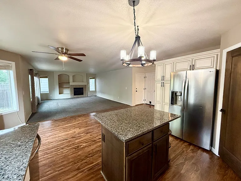 2045 Prairie Hill Dr — Photo 15