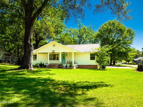 150 2nd St, Flora, MS 39071
