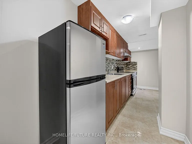 70 Tozer Cres #BASEMENT — Photo 9