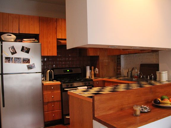 5th image of 310 W 88th St APT 7