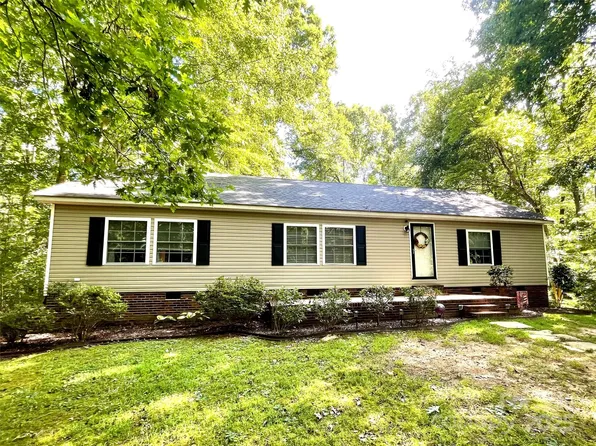 718 East Dr, Cherryville, NC 28021