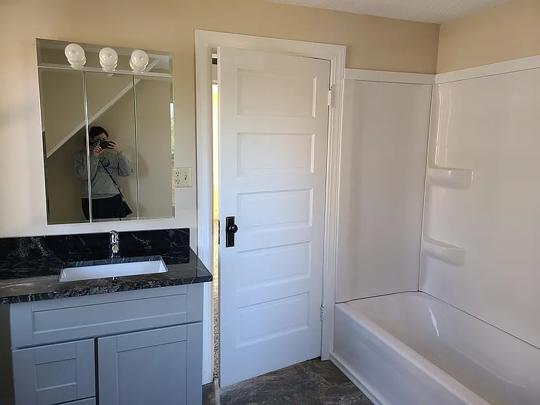 1121 Diamond Ave — Photo 8