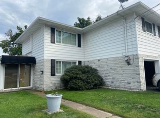 105 Curtain St, Dupont, PA 18641