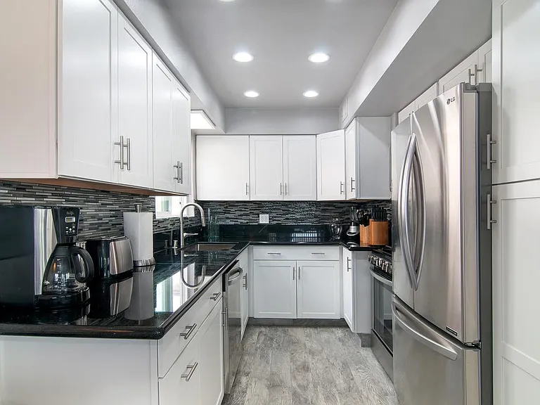 735 Balboa Ct — Photo 7