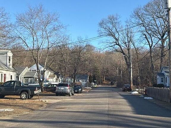 4th image of 22 Heather St