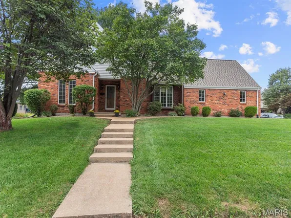406 Fairfax St, Columbia, IL 62236