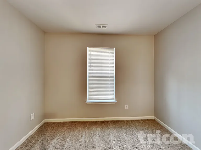 6716 Commack Dr — Photo 16