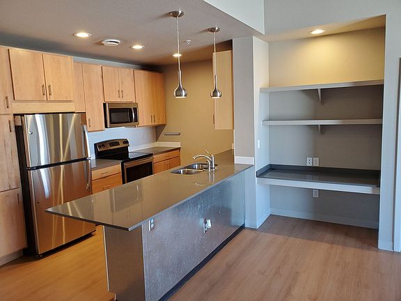 2nd image of 412 S Nevada Ave #406