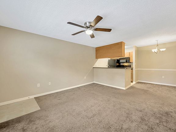 4th image of 308 Lake Parsons Grn