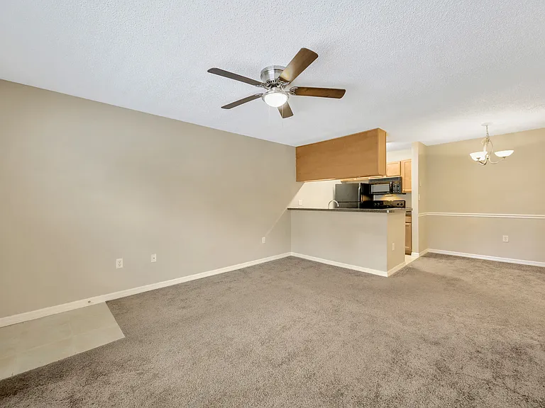 308 Lake Parsons Grn — Photo 4