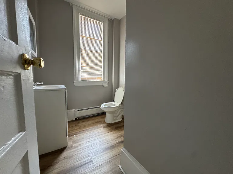 860 Park Ave #8 — Photo 7