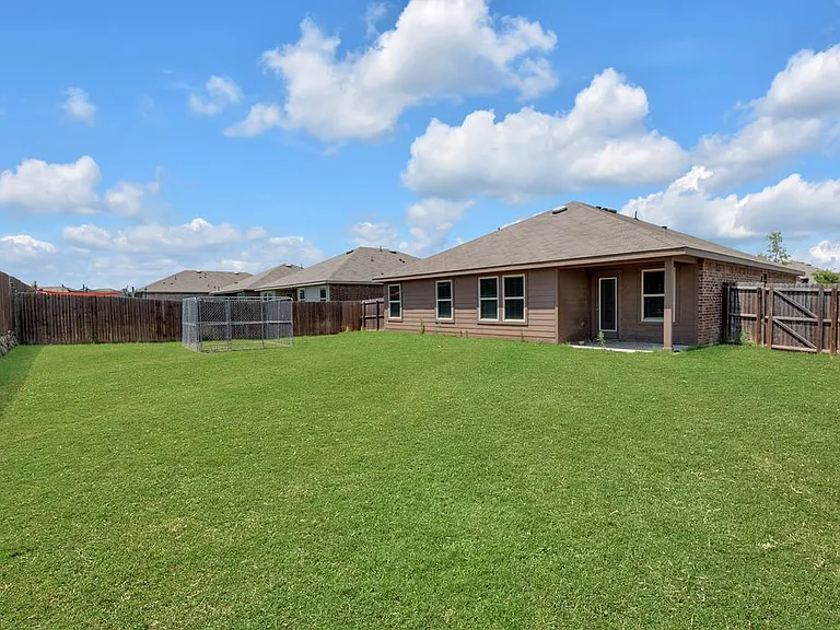 722 Windmill St — Photo 24