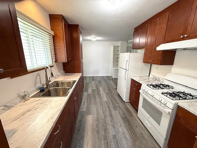 1 bed, 795 sqft, $2,200 — Photo 4