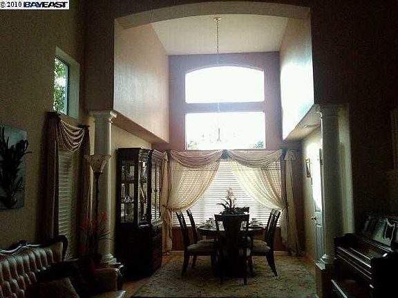 3rd image of 2847 Cortina Way