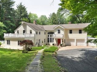 3 Roxiticus Rd, Mendham, NJ 07945