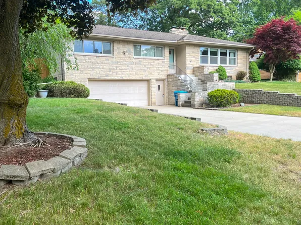 4331 Sunset Dr, Kalamazoo, MI 49008