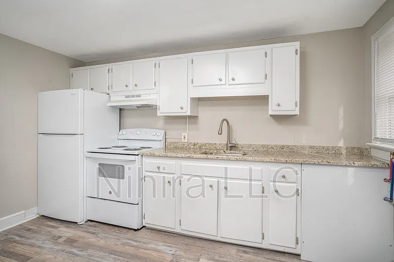 2 bed, 1.0 bath, 900 sqft, $750 — Photo 2